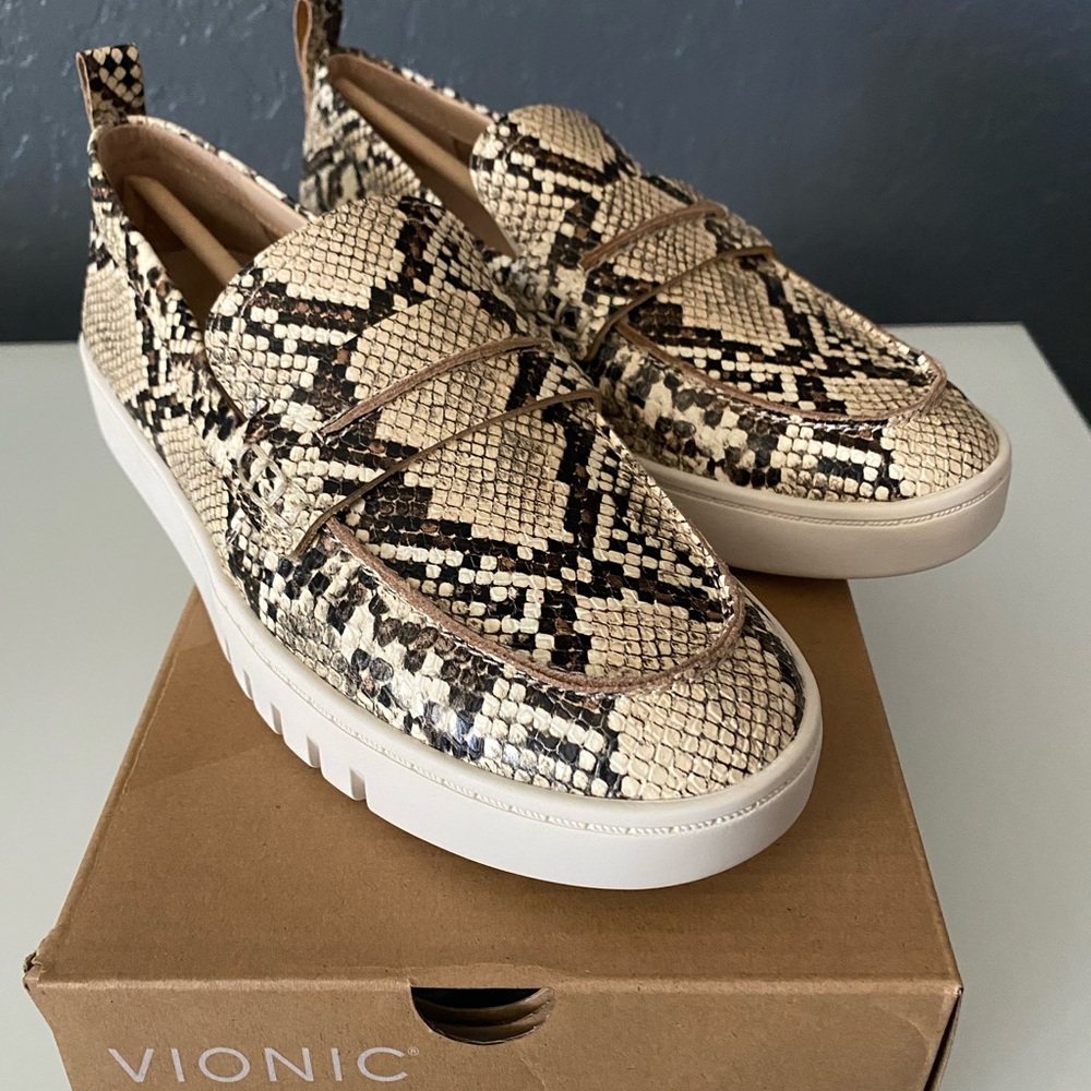 VIONIC - “Chantel” Ivory Multi Loafers, Women’s Sz 7M - Picture 2 of 4